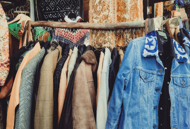 Where to sell used clothing from the USA? Market analysis for Europe and Africa